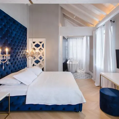 Splendid Stoned Apartment *