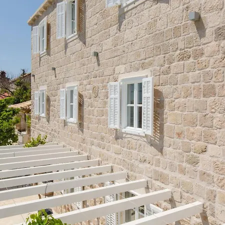 Splendid Stoned Apartment